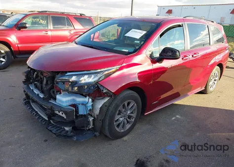 2021 Toyota Sienna Xle from USA, damaged, VIN 5TDJSKFC2MS026694